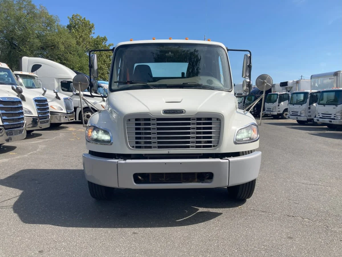 2020 Freightliner M2 106 in Springfield, MA — photo 2