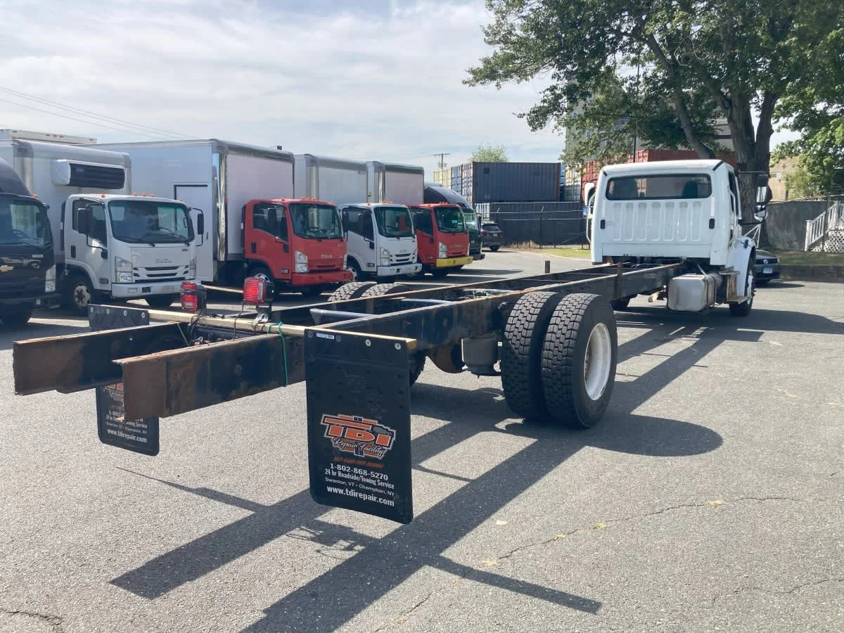 2020 Freightliner M2 106 in Springfield, MA — photo 4