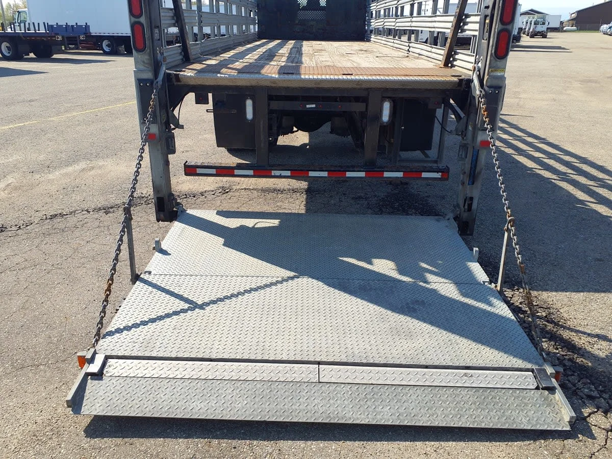 2018 International 4300 - image 20