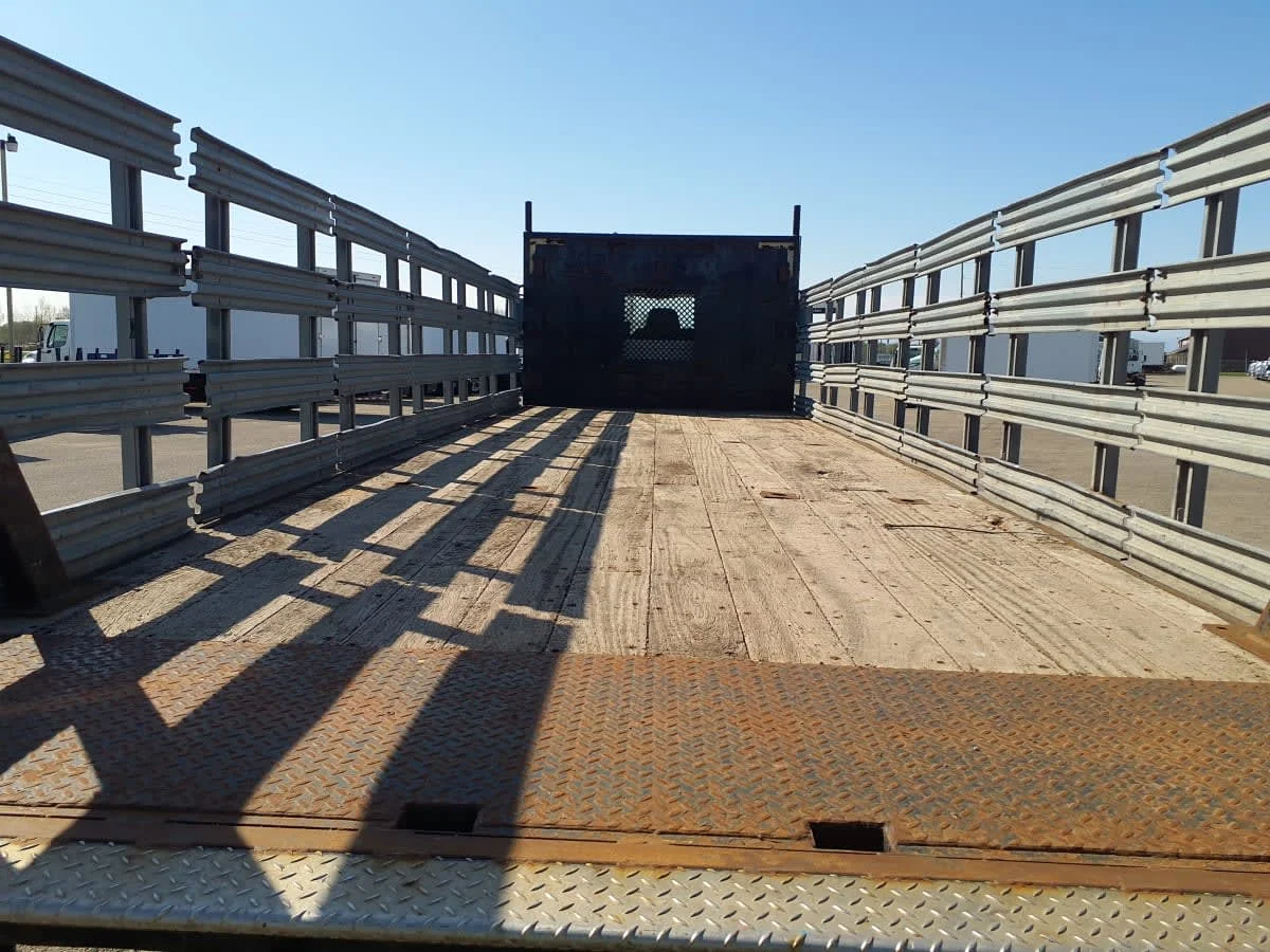 2018 International 4300 - image 8