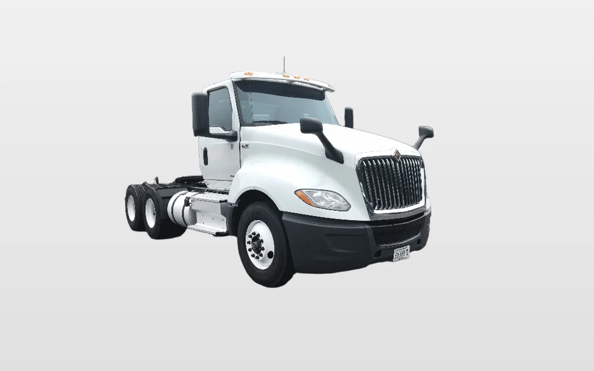 2019 International LT - image 1