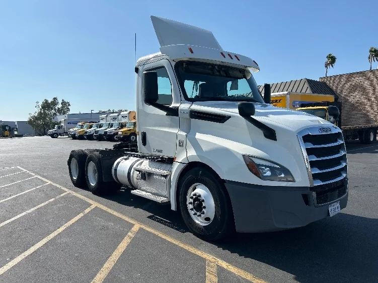 2019 Freightliner Cascadia in Fontana, CA