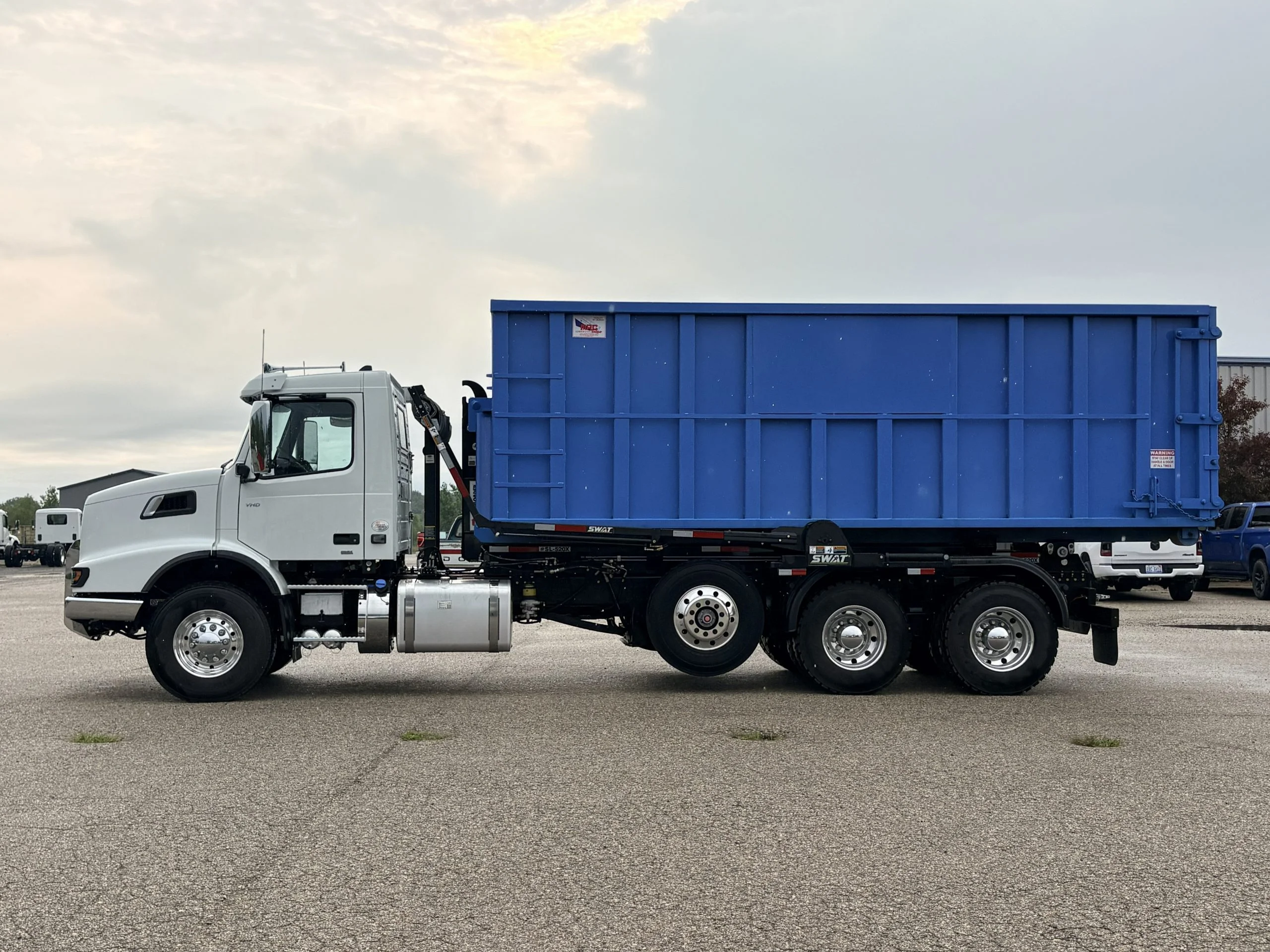 2025 Volvo VHD 300 — photo 5