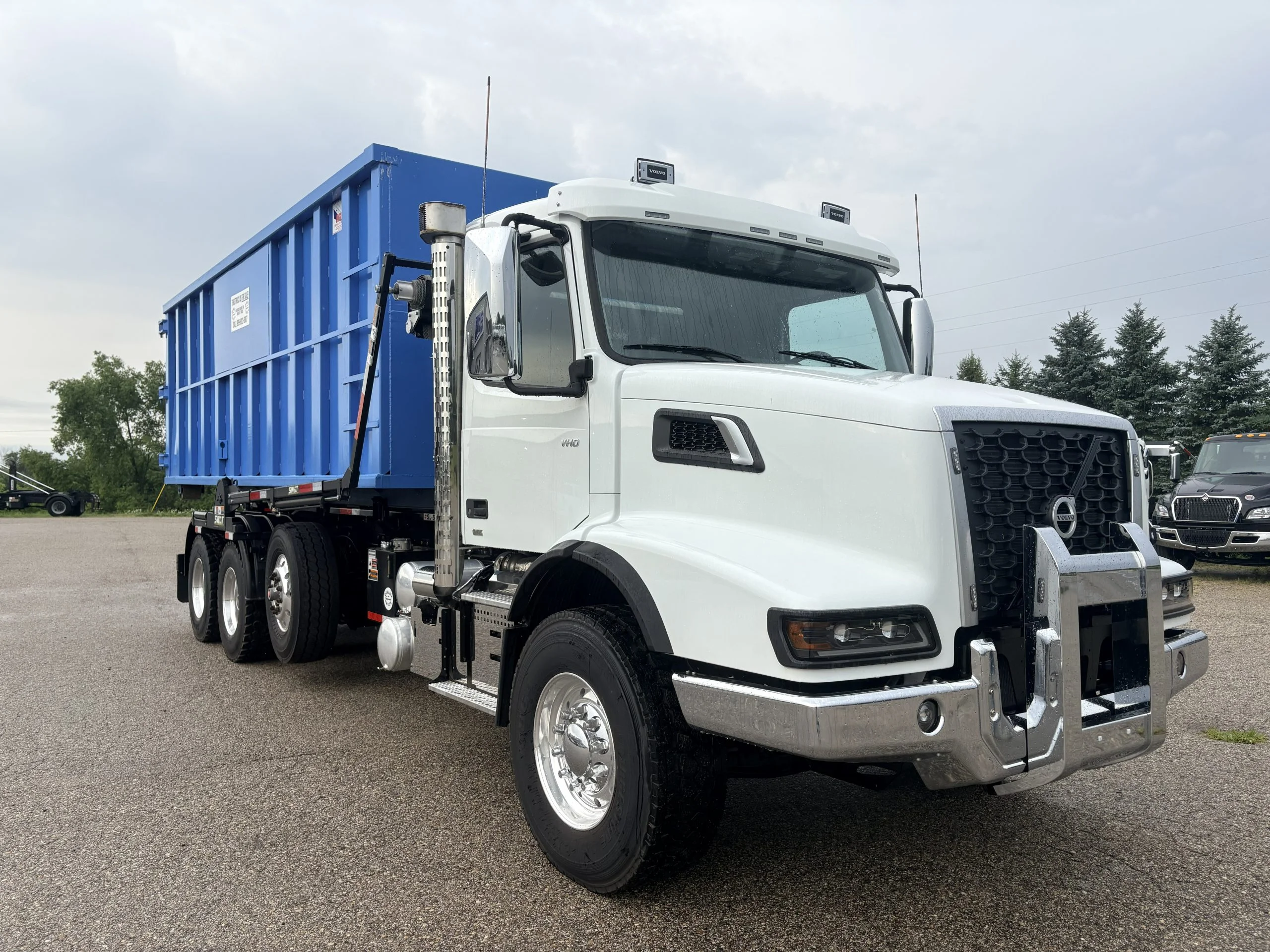 2025 Volvo VHD 300 — photo 3