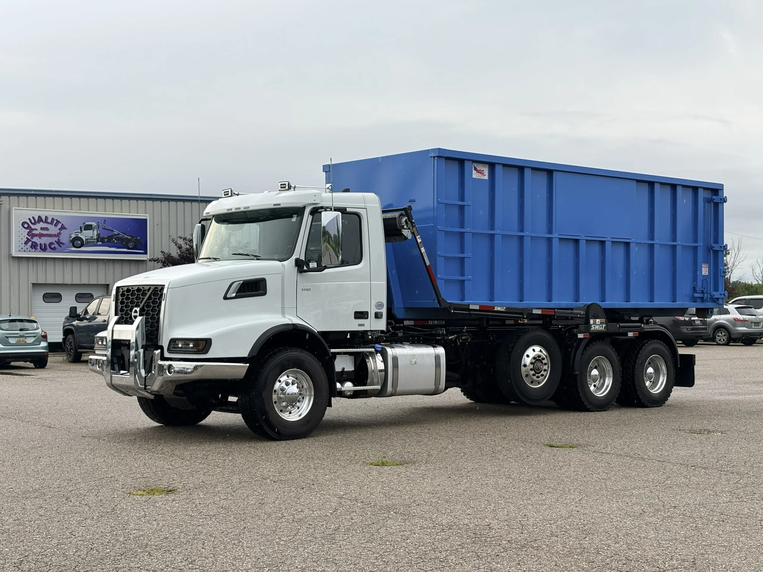 2025 Volvo VHD 300 — photo 4