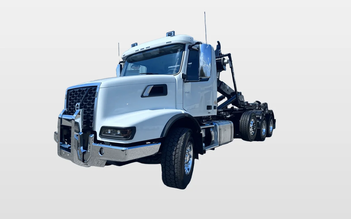 2025 Volvo VHD 300 - image 1