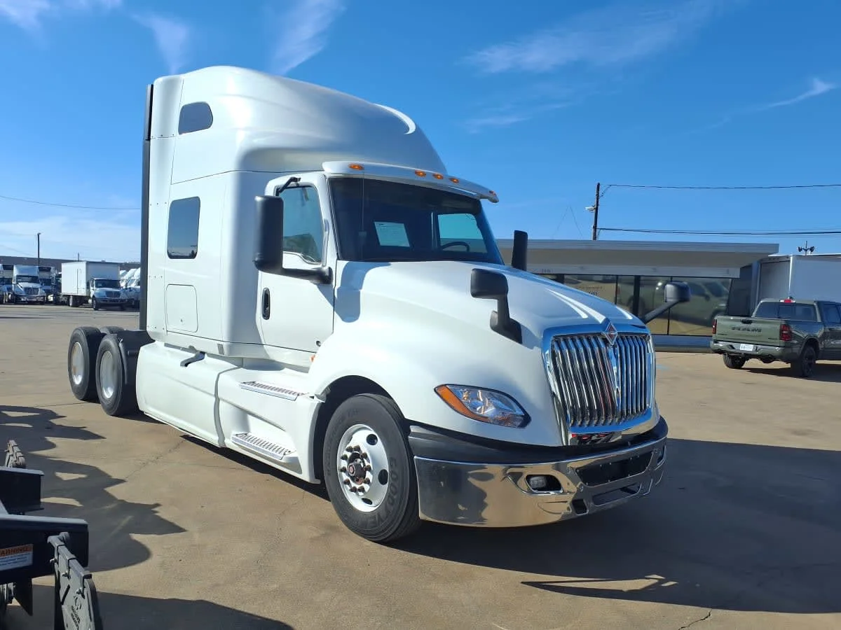 2020 International LT in Dallas, TX — photo 3