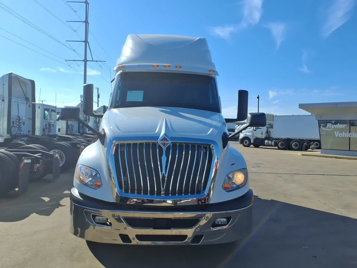 2020 International LT in Dallas, TX — photo 2