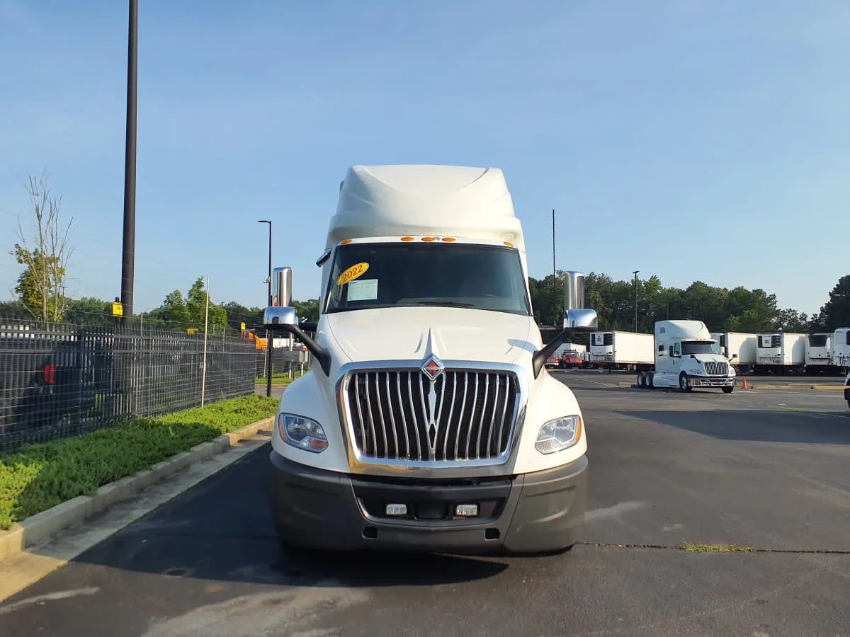 2022 International LT in Atlanta, GA — photo 2