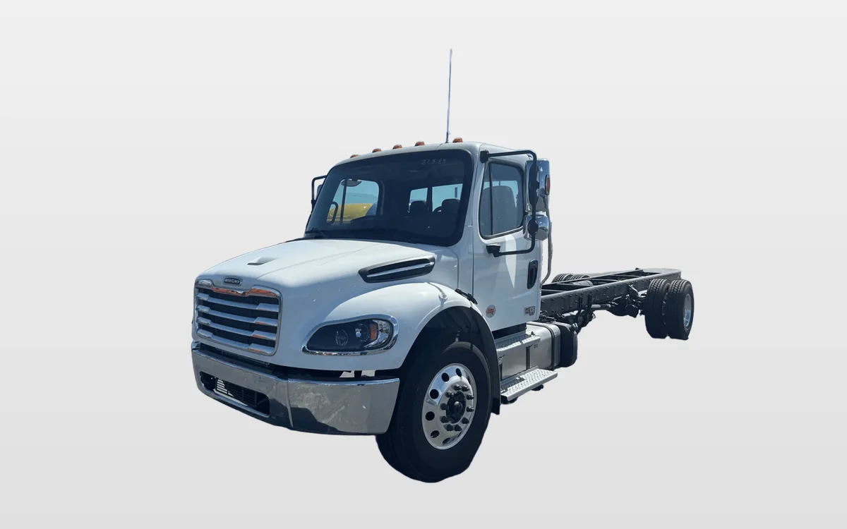 2026 Freightliner M2 106 - image 1