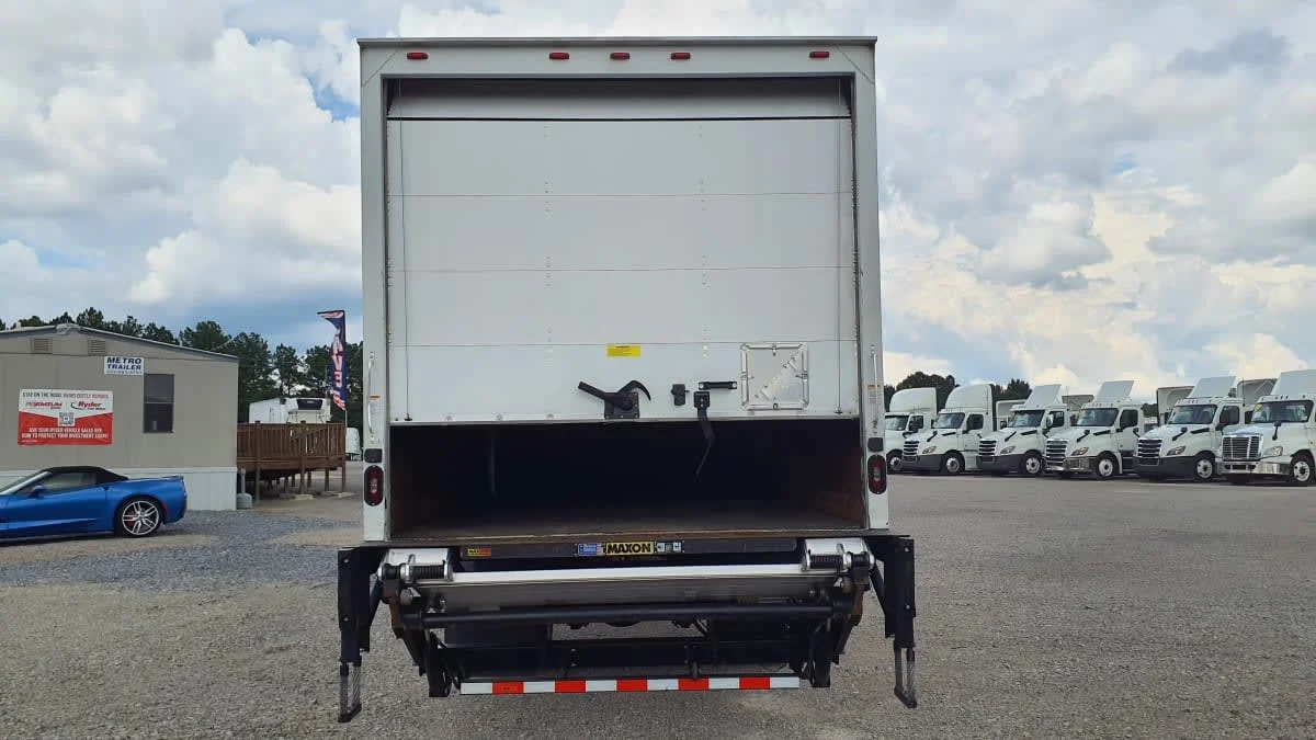 2018 Freightliner M2 106 in Birmingham, AL — photo 5
