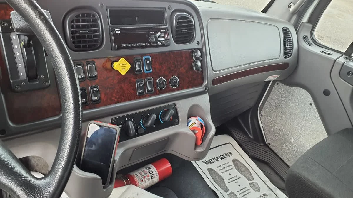 2018 Freightliner M2 106 in Birmingham, AL — photo 15