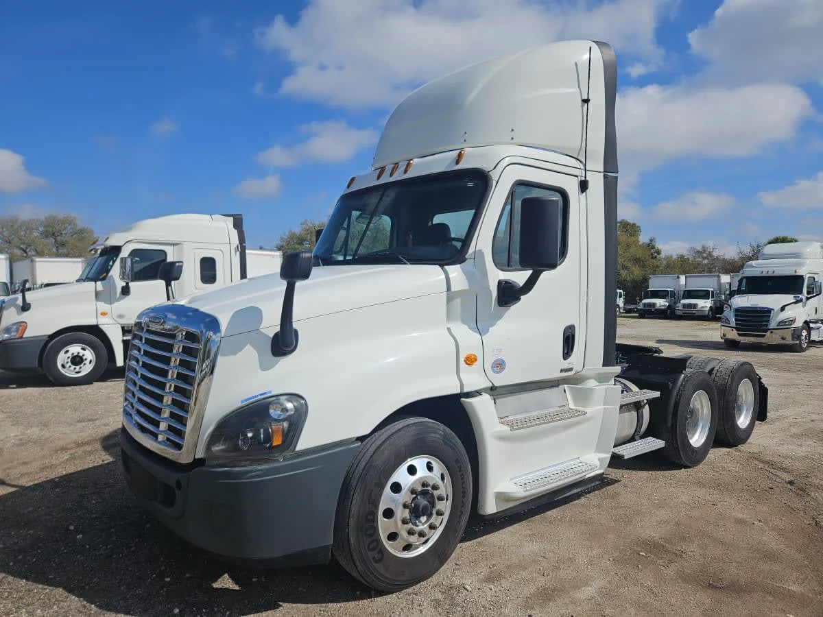 2016 Freightliner Cascadia in Orlando, FL