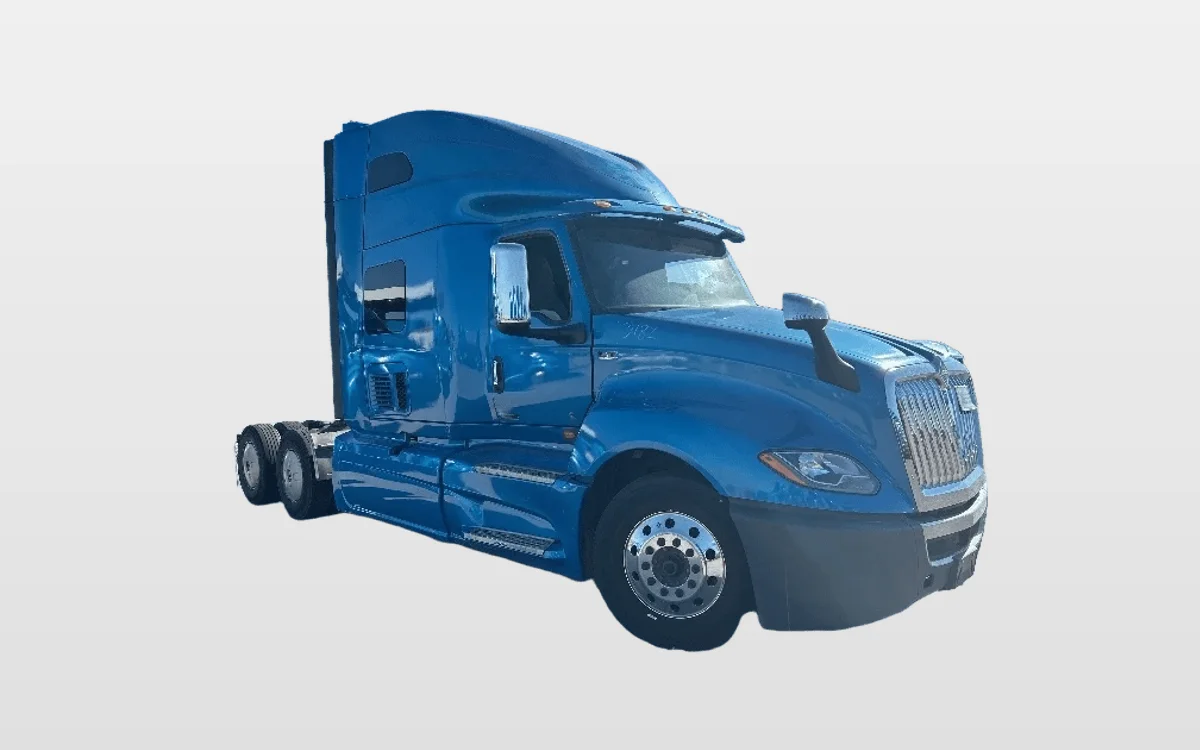 2021 International LT - image 1