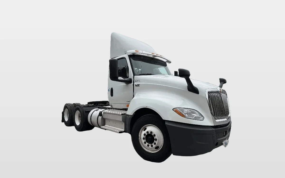 2019 International LT - image 1