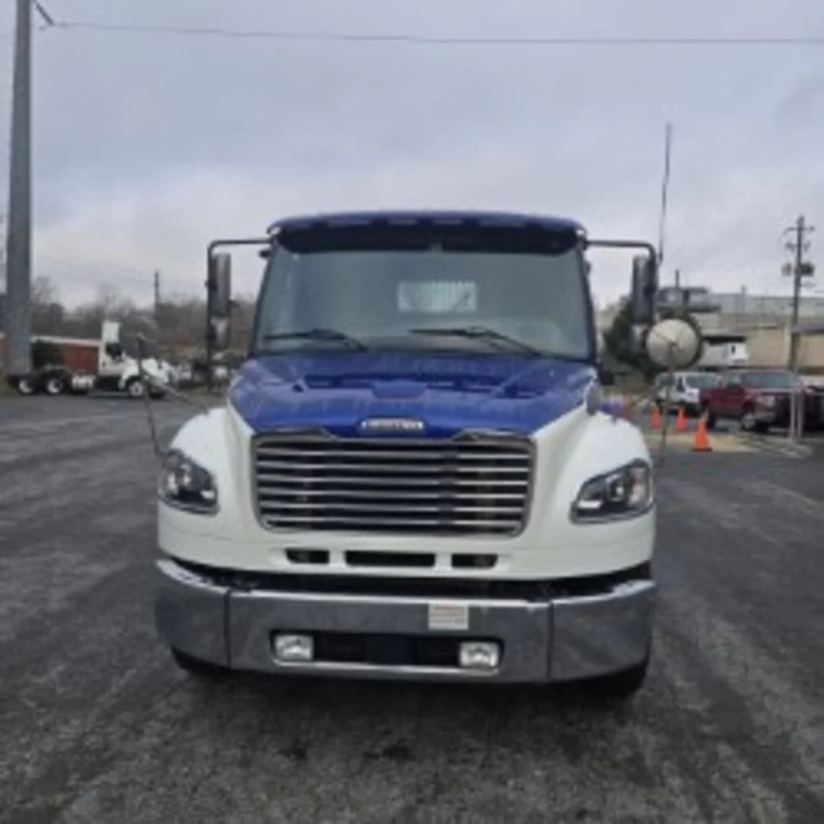 2020 Freightliner M2 106 in Doraville, GA — photo 2