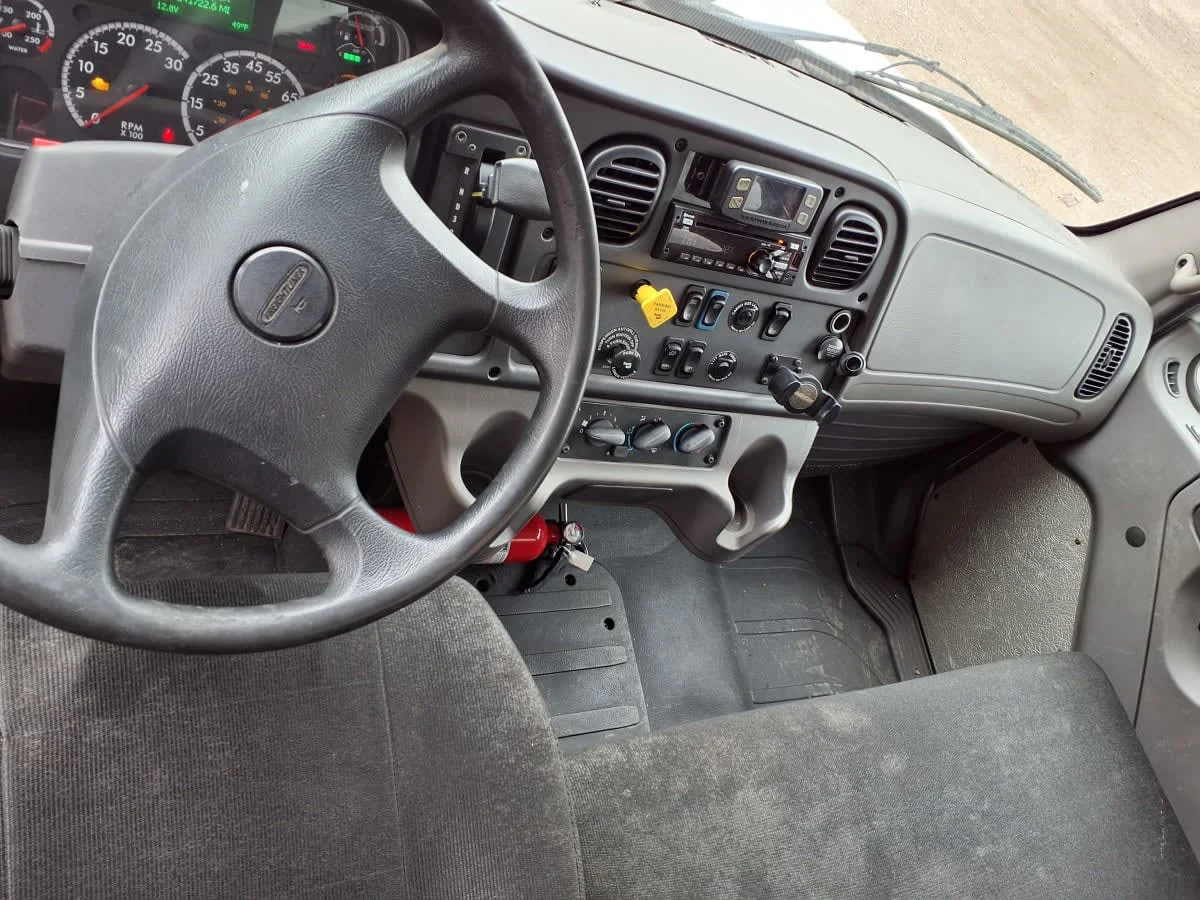 2018 Freightliner M2 106 in Commerce City, CO — photo 7
