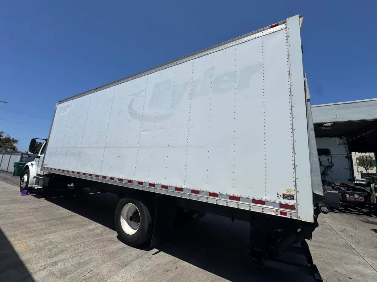 2016 Freightliner M2 106 - image 6