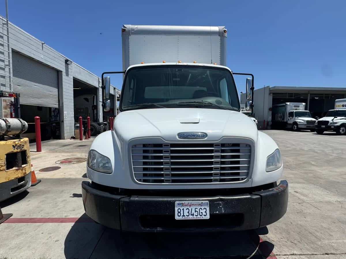 2016 Freightliner M2 106 - image 2