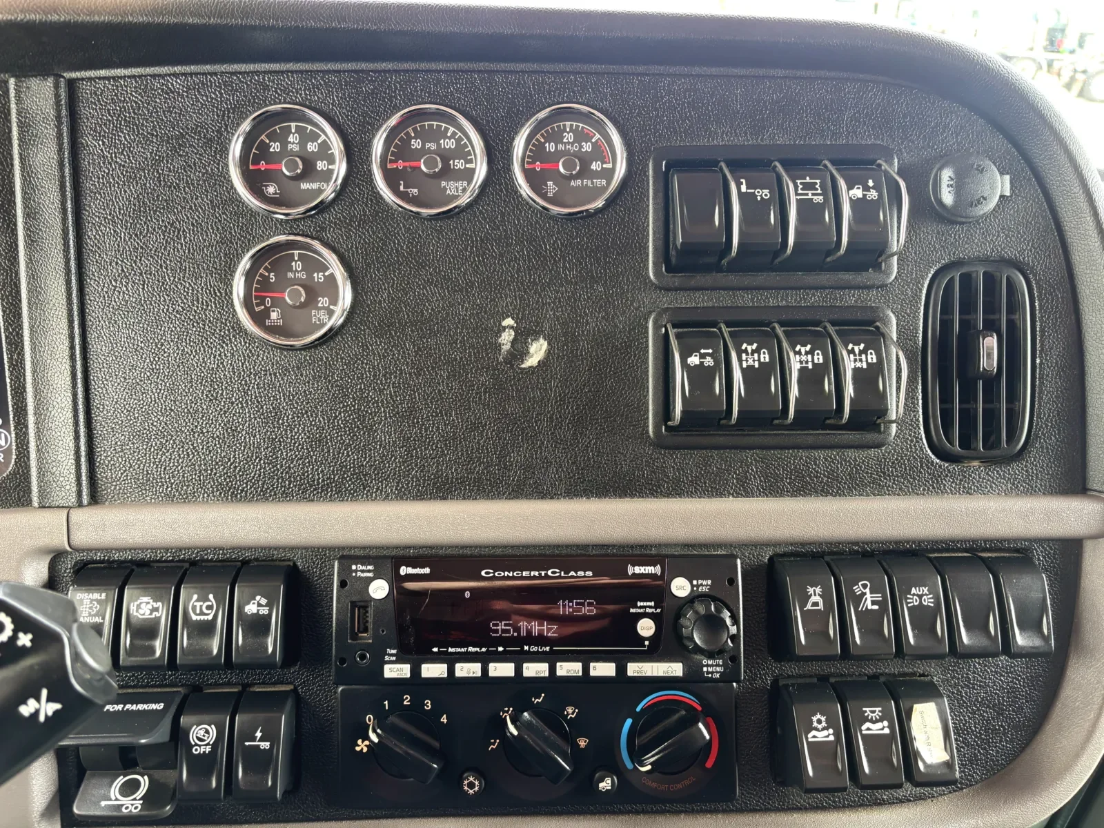 2024 Peterbilt 389 - image 18