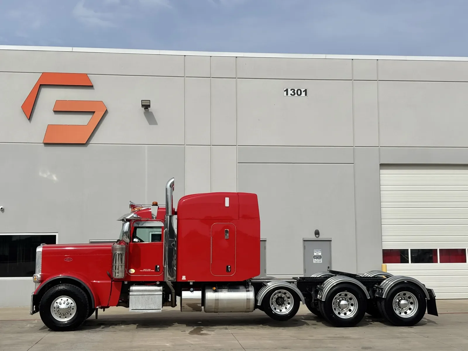 2024 Peterbilt 389 - image 4