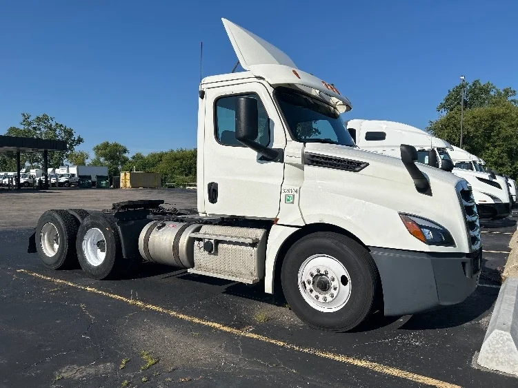 2019 Freightliner Cascadia in Chicago (Melrose Park), IL