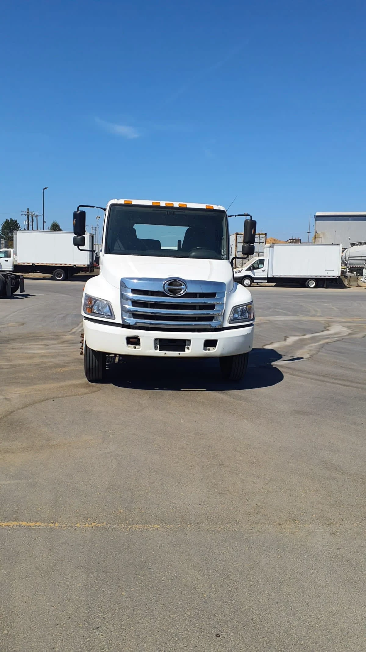 2017 Hino 268 in Tacoma, WA — photo 2