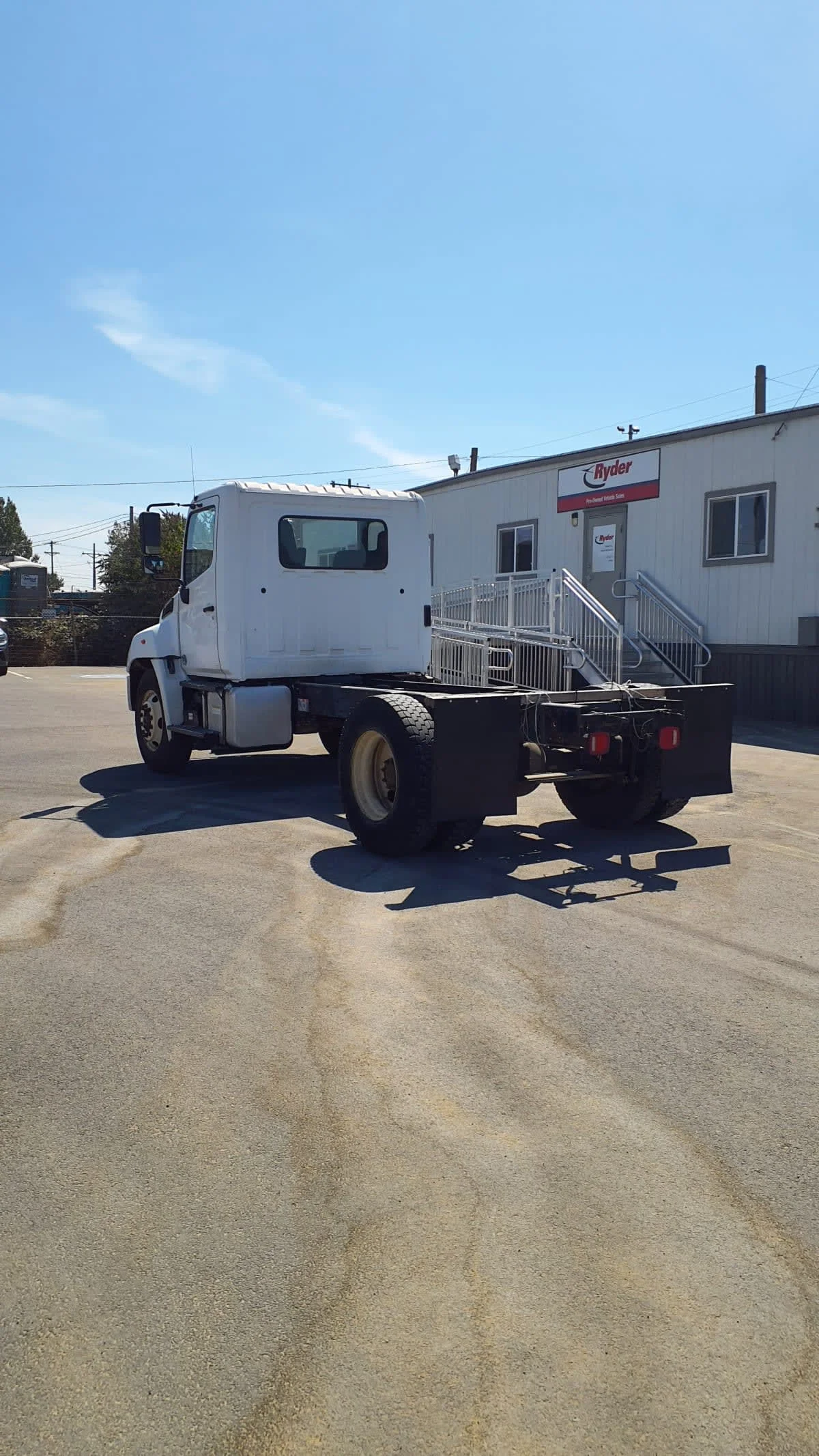 2017 Hino 268 in Tacoma, WA — photo 6