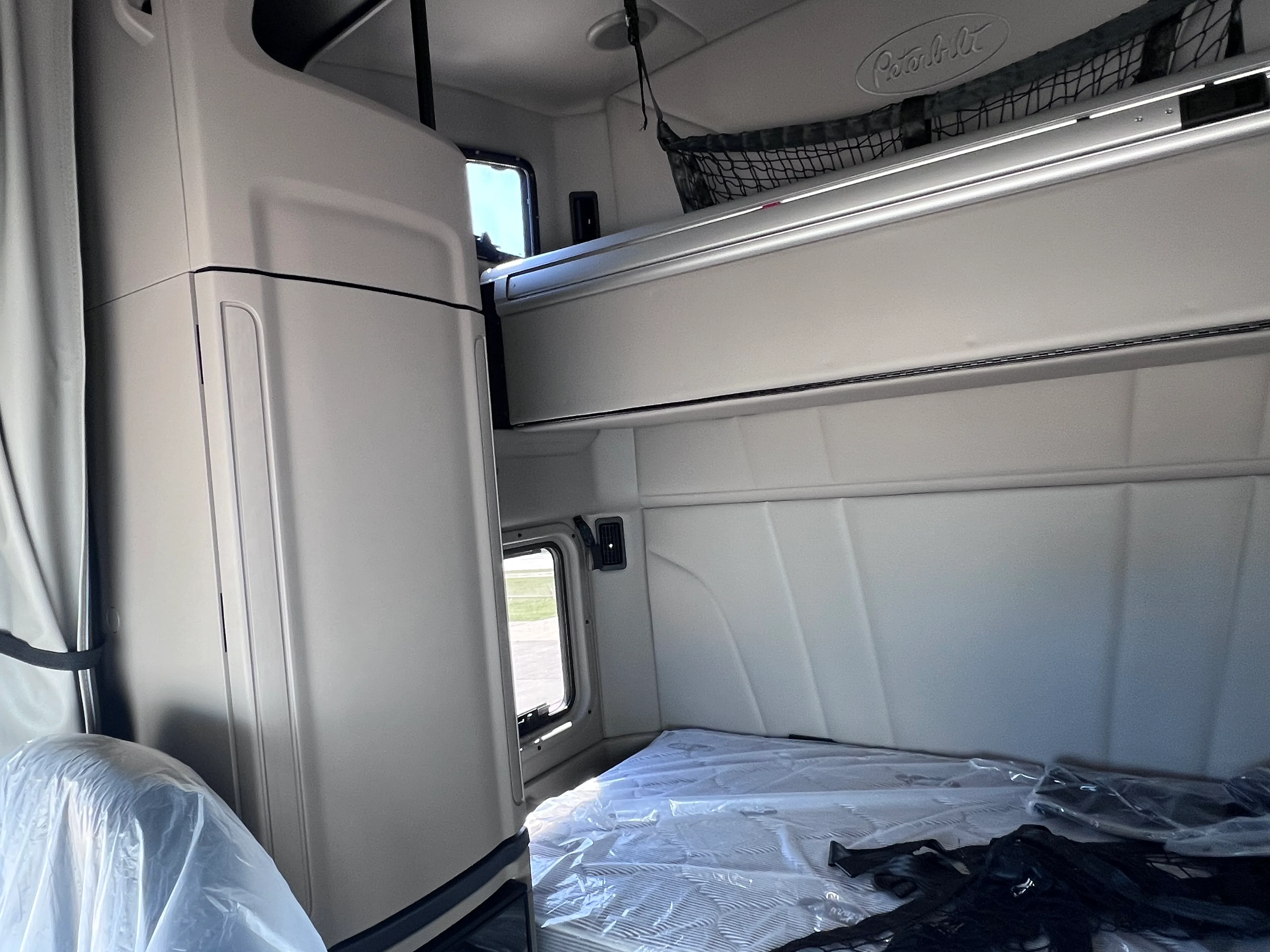 2027 Peterbilt 579 in Joplin, MO — photo 11