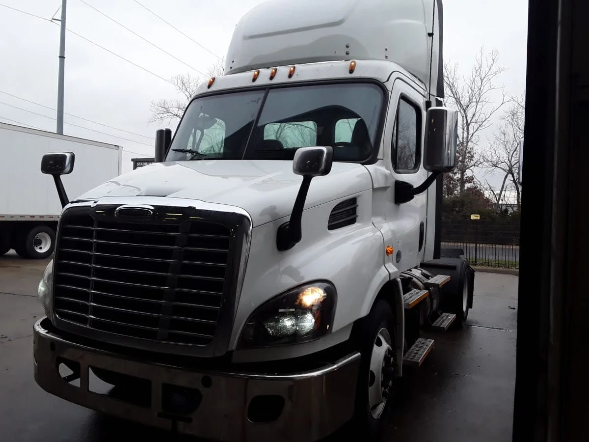 2018 Freightliner Cascadia in Kansas City, MO