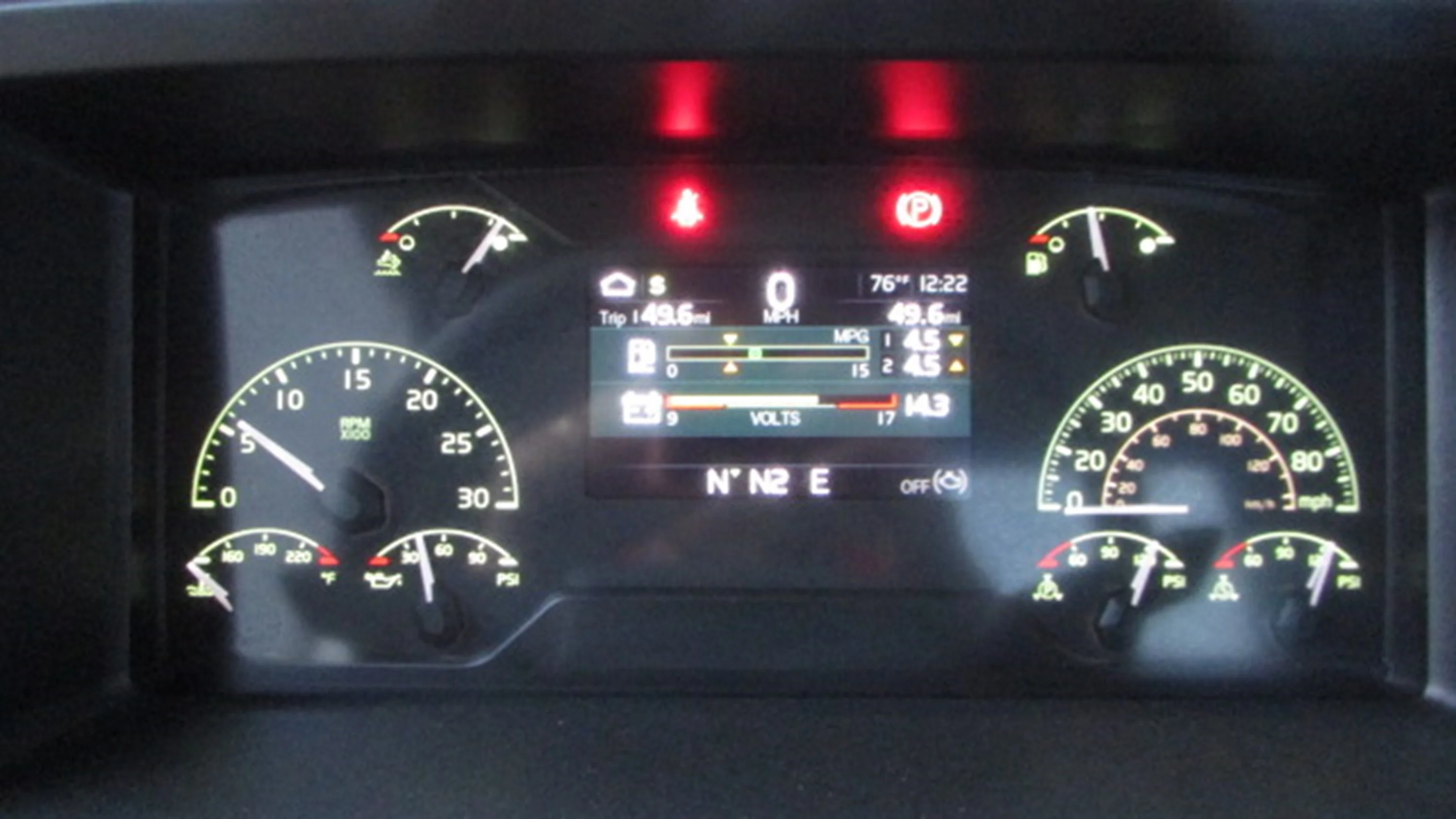 2025 Volvo VHD 300 in Houston, TX — photo 14