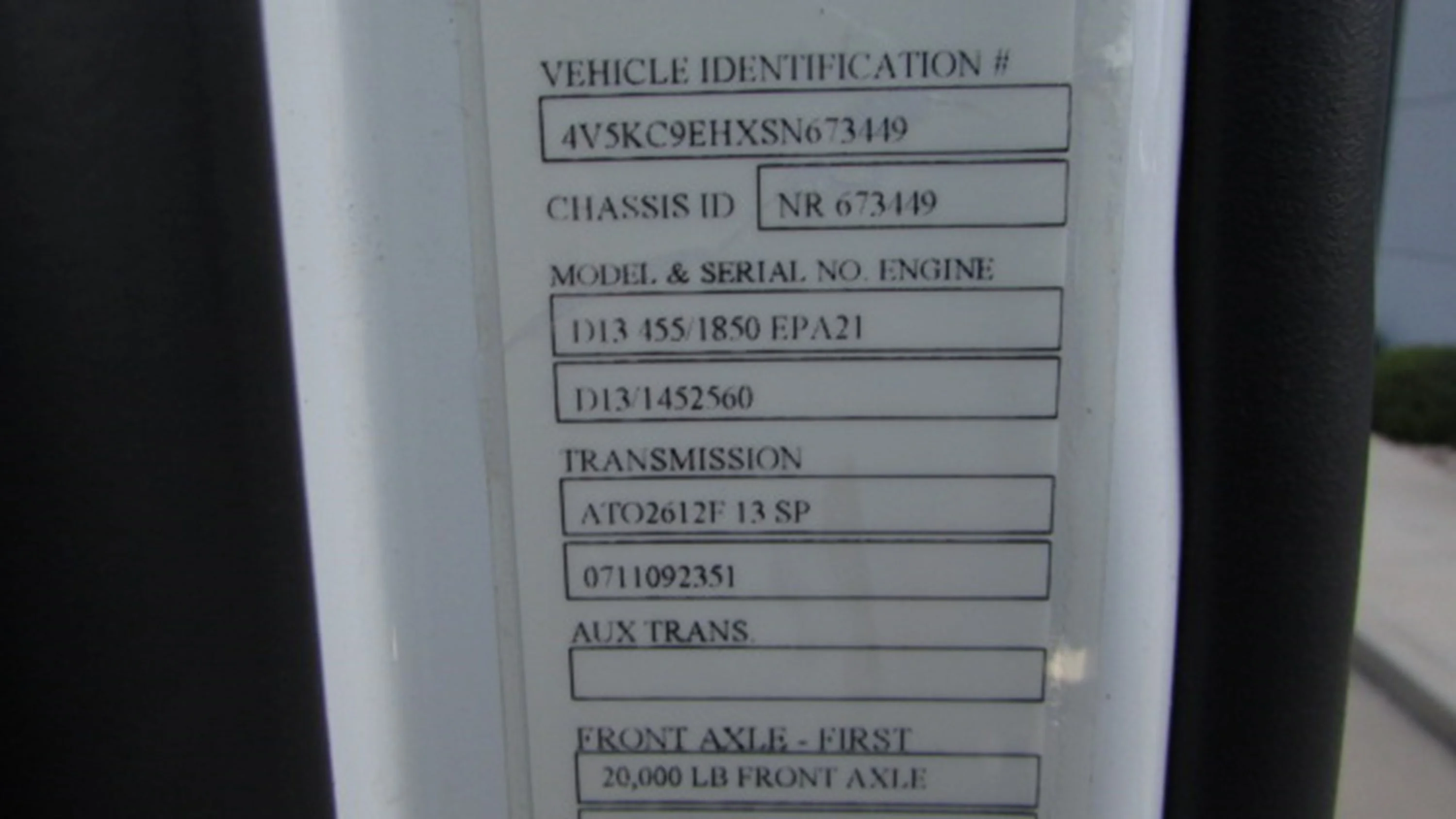 2025 Volvo VHD 300 in Houston, TX — photo 17