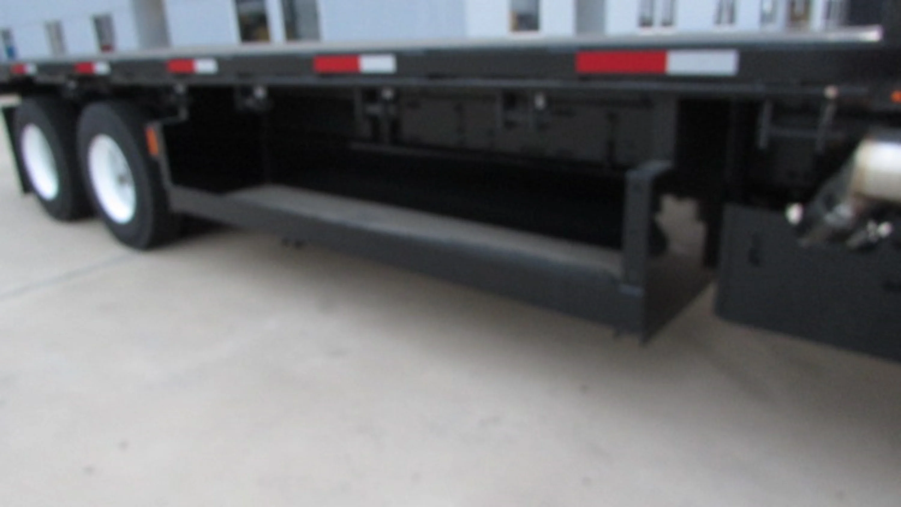 2025 Volvo VHD 300 in Houston, TX — photo 4