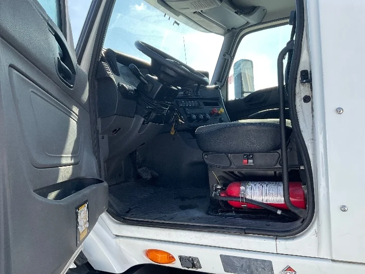 2019 International RH - image 9