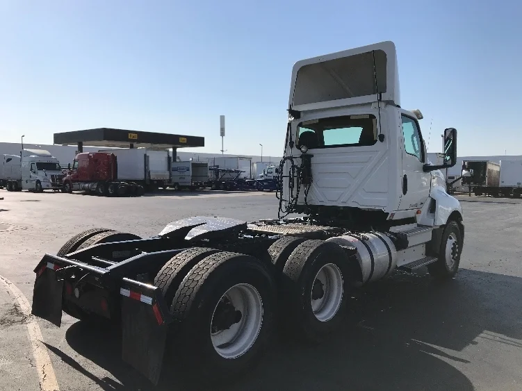 2019 International LT in Torrance, CA — photo 7