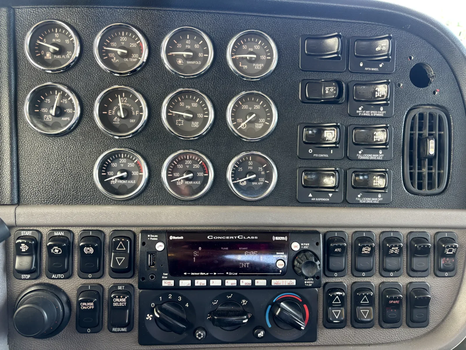 2022 Peterbilt 389 in Hutchins, TX — photo 18