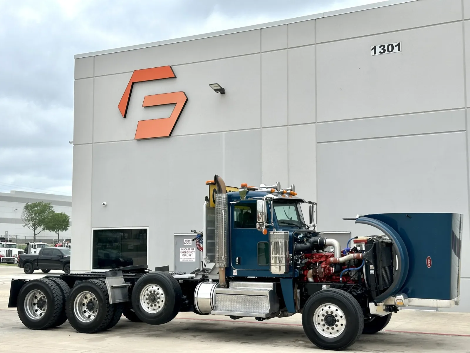 2022 Peterbilt 389 - image 9