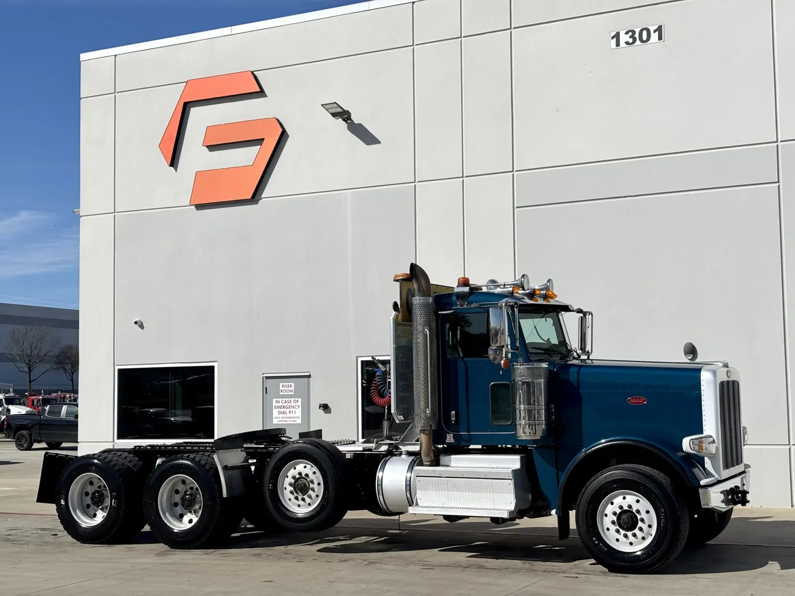2022 Peterbilt 389 in Hutchins, TX