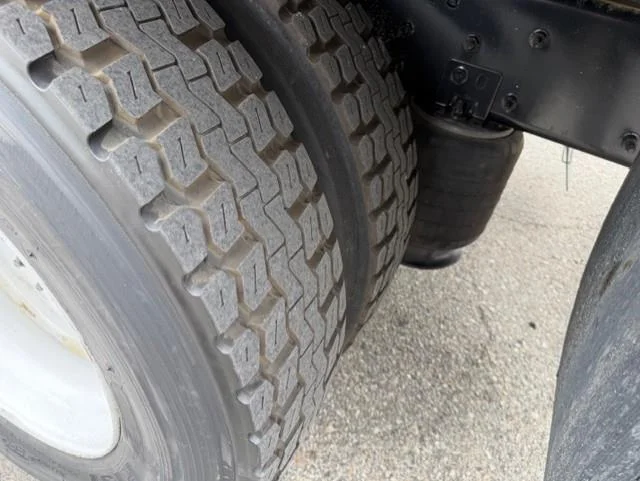 2019 International 4300 - image 15