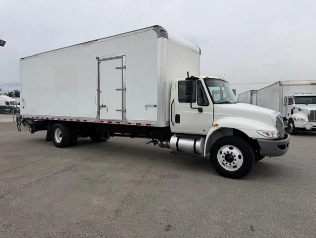2019 International 4300 - image 4