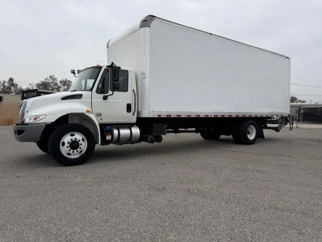 2019 International 4300 - image 2