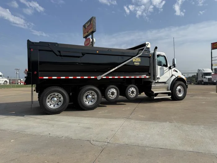 2027 Peterbilt 548 — photo 14