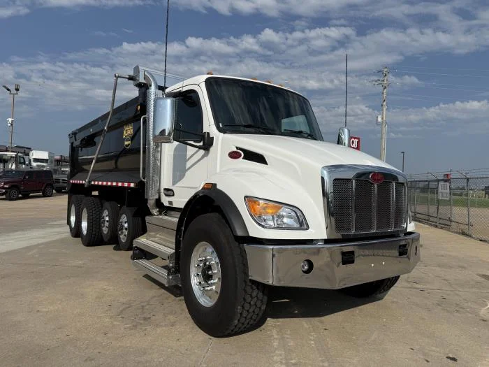 2027 Peterbilt 548 — photo 10