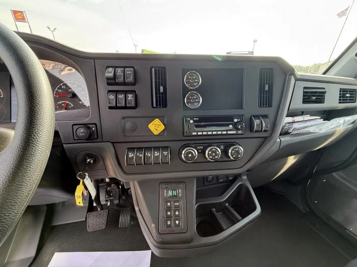 2027 Peterbilt 548 — photo 22