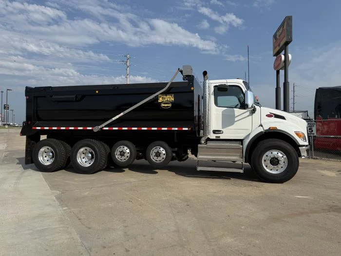2027 Peterbilt 548 — photo 12