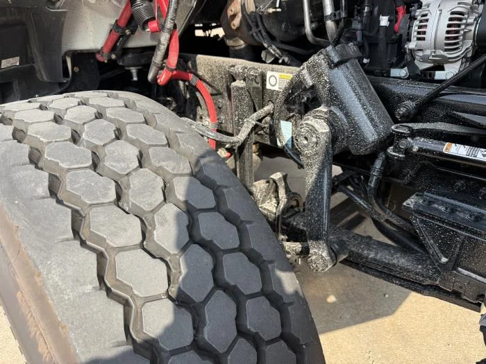 2027 Peterbilt 548 — photo 18