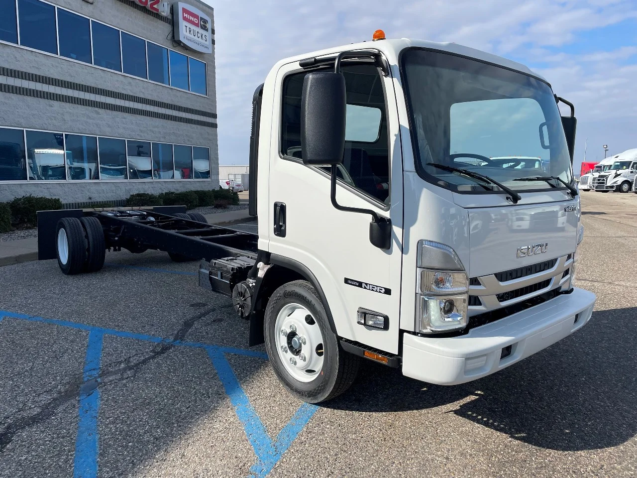 2026 Isuzu NRR in Byron Center, MI — photo 2