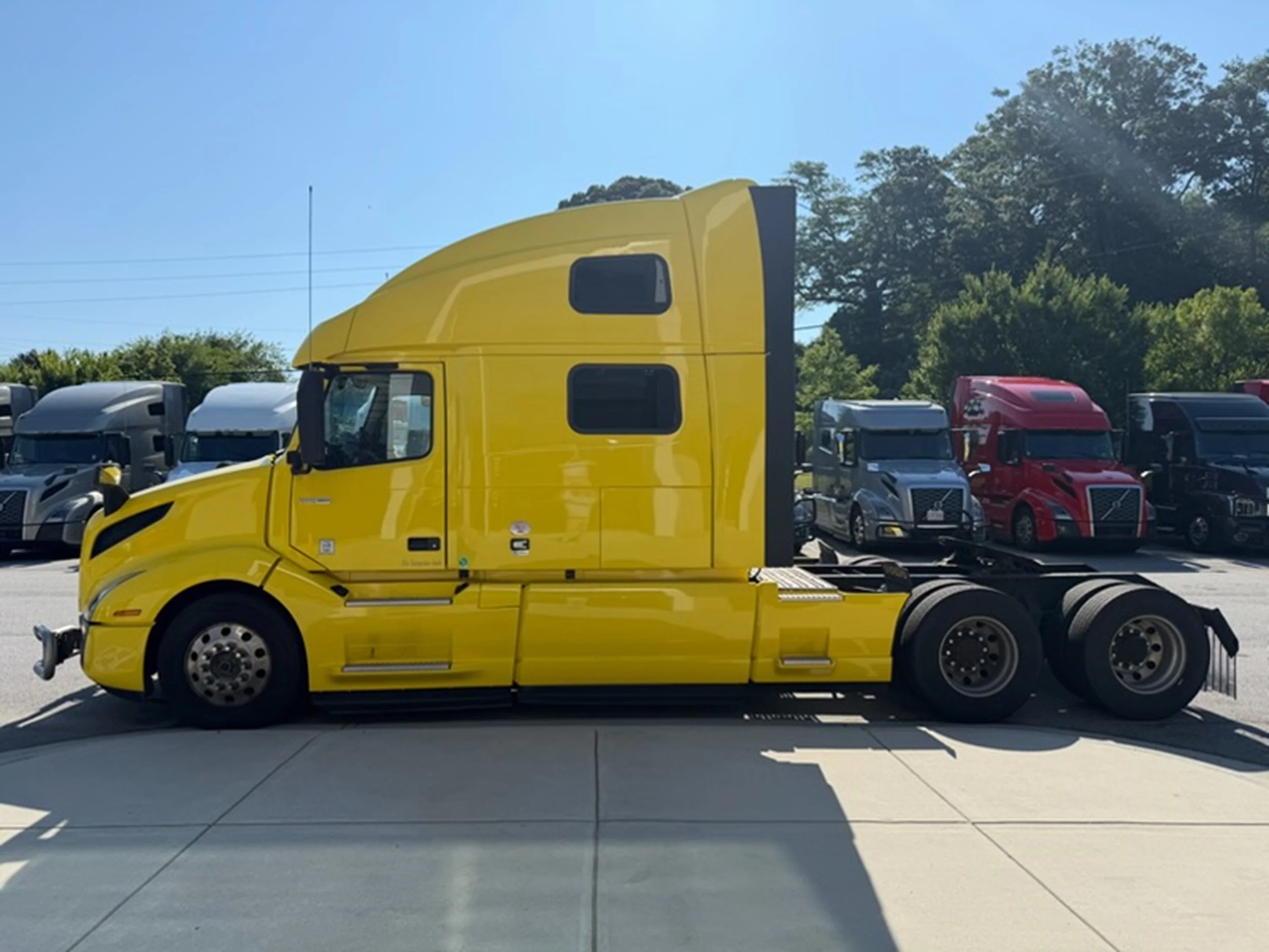 2023 Volvo VNL 860 in Guardian Atlanta — photo 6