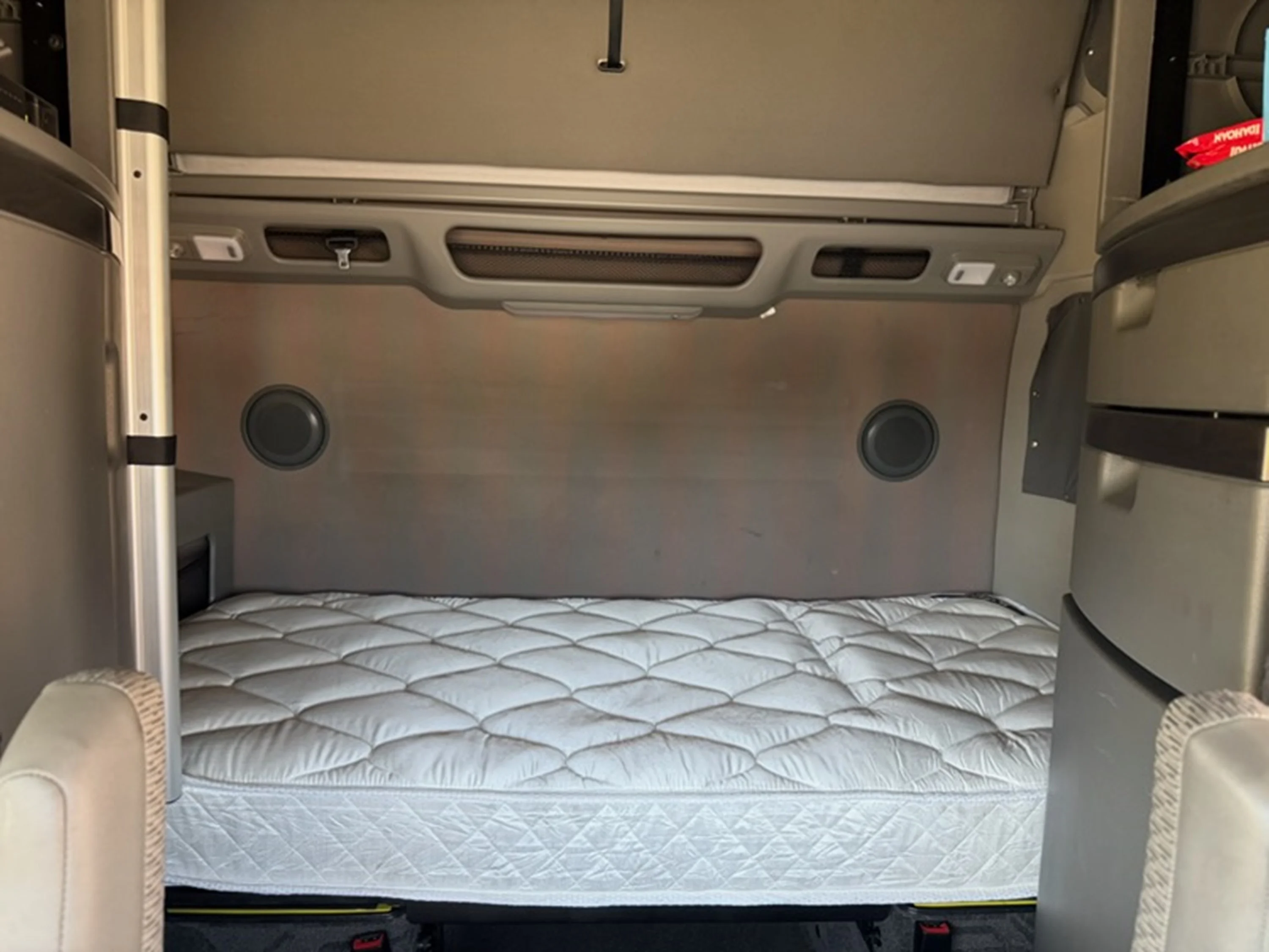 2023 Volvo VNL 860 in Guardian Atlanta — photo 11