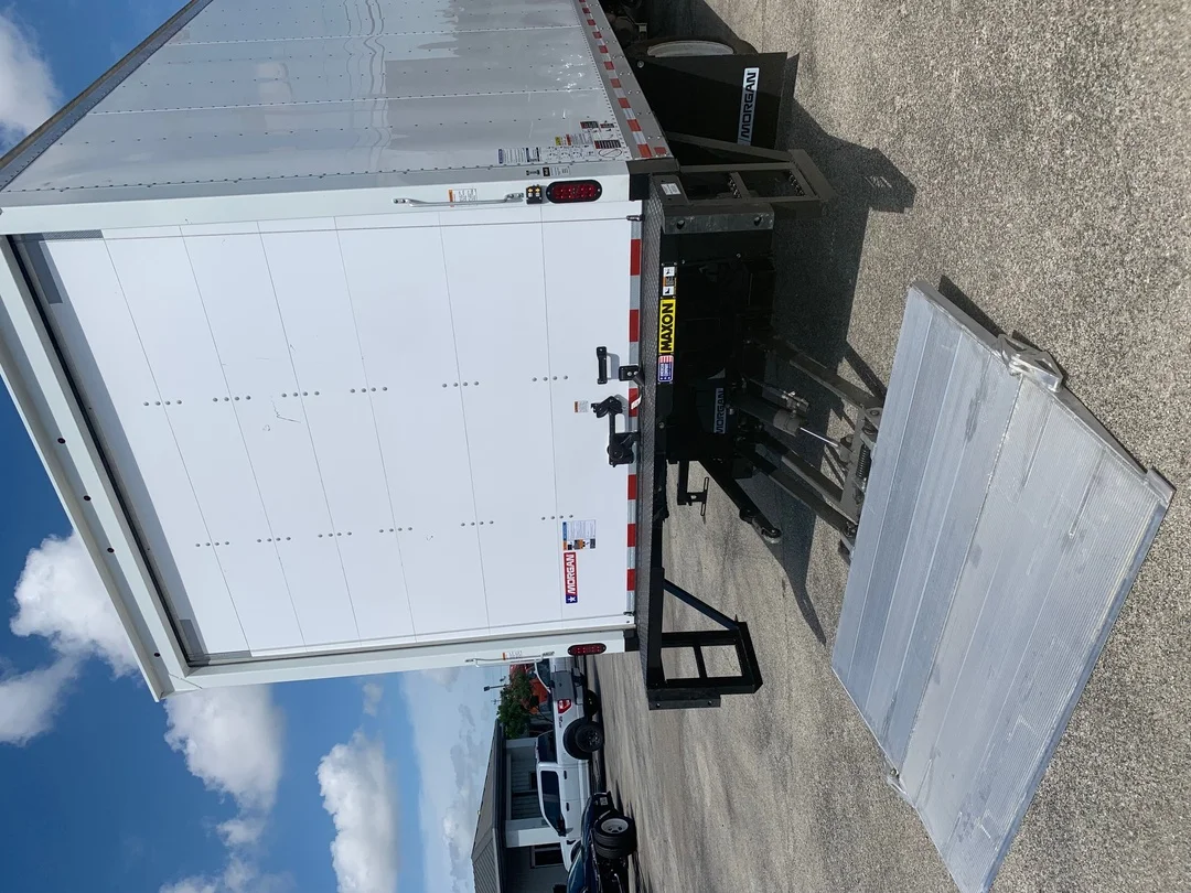 2025 Isuzu NRR - image 8